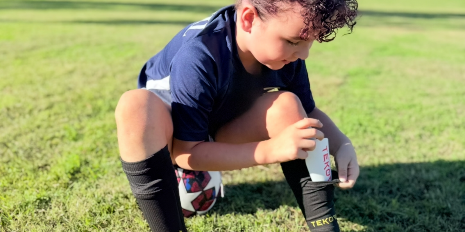 soccer gear Australia / shin guards / grip socks